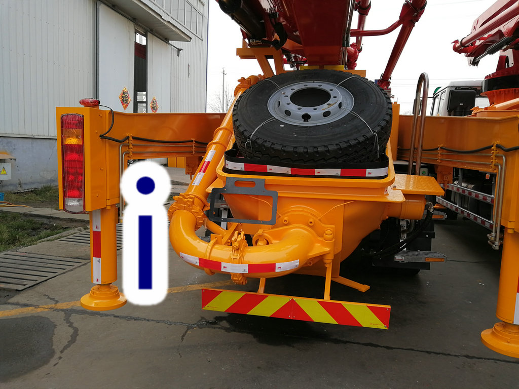 青島小型混凝土泵車價格 (14)