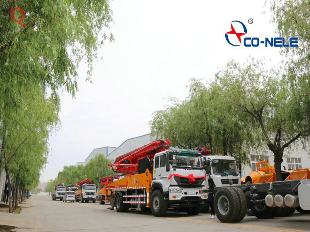 天泵，小型泵車，小型混凝土泵車