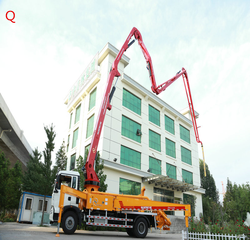 小型混凝土泵車，天泵，小型泵車，混凝土泵車