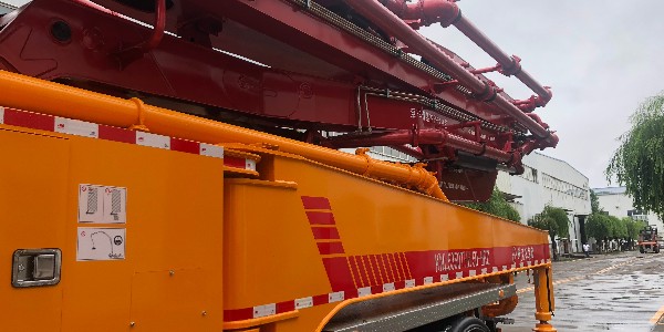 留足安全距離，防止泵車出故障