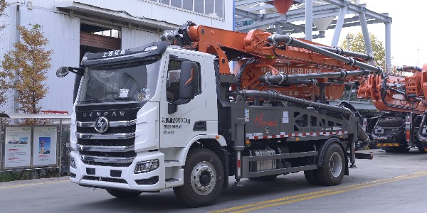 泵車(chē)作業(yè)之前要將各項(xiàng)指標(biāo)檢查