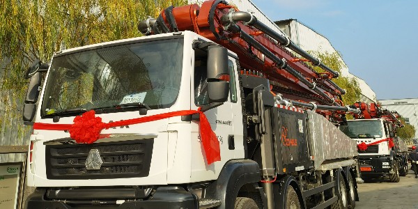 泵車在操作過(guò)程中要注意哪些