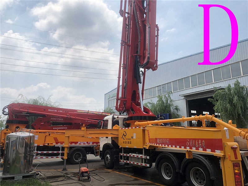 青島小型混凝土泵車價格 (1)